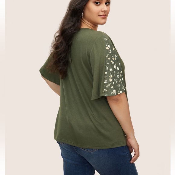 BloomChic Plus Size 2XL Ditsy Floral Patchwork Round Neck T-shirt us18-20 - Picture 2 of 8